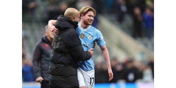 De triomfantelijke terugkeer van De Bruyne, zijn shirt glanst opnieuw met blauwe glorie